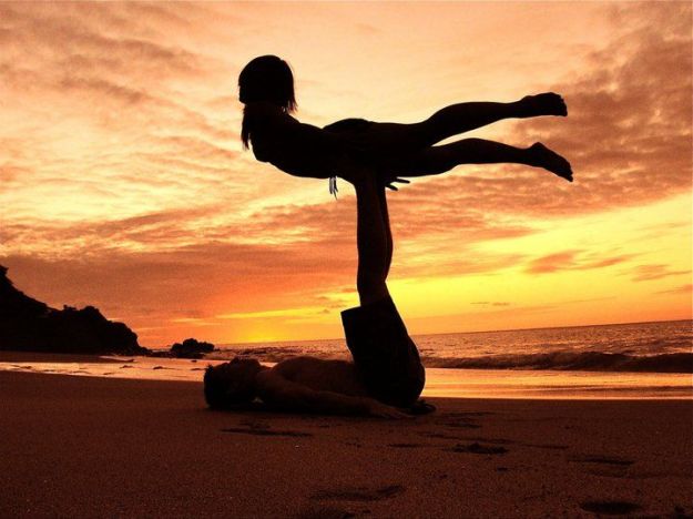 http://linkcuatui.net/uploads/template53/acroyoga4.jpg